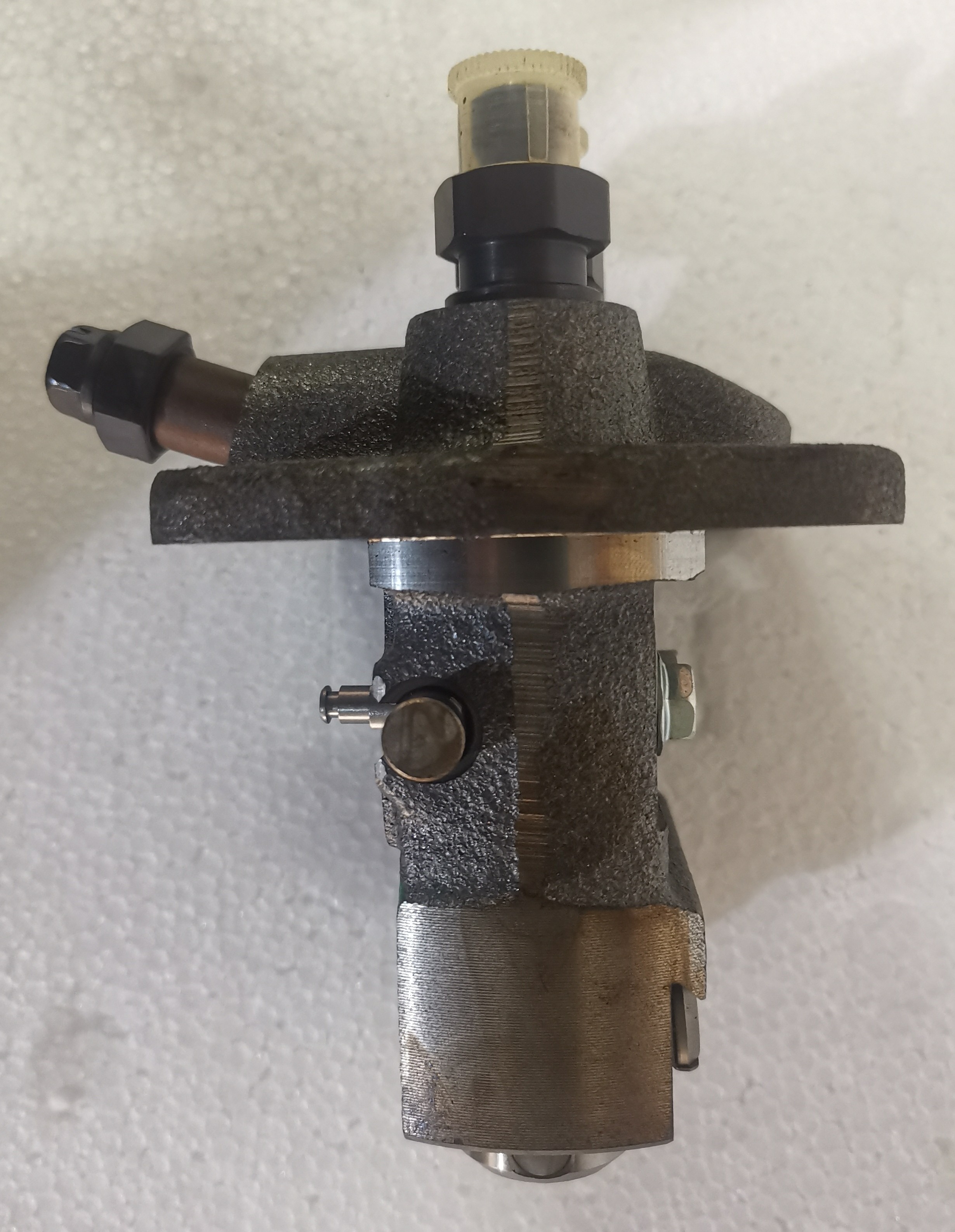 31B65-03030 S3L Fuel Injection Pump Construction Machinery Excavator Spare Parts