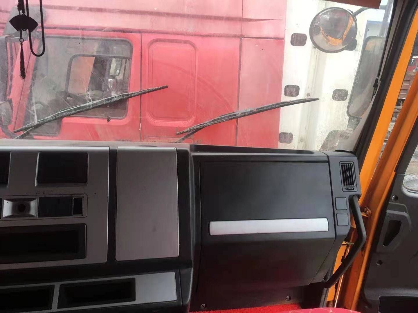 Shacman 8x4 four Axles Used Tipper Trucks Dumper 375HP 317HP for sale