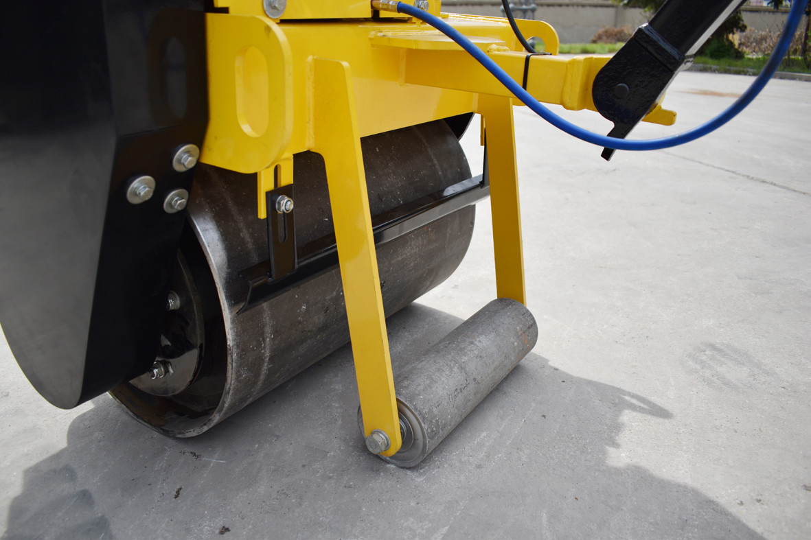 20KN Ride On Vibratory Road Roller Soil Compaction Machinery