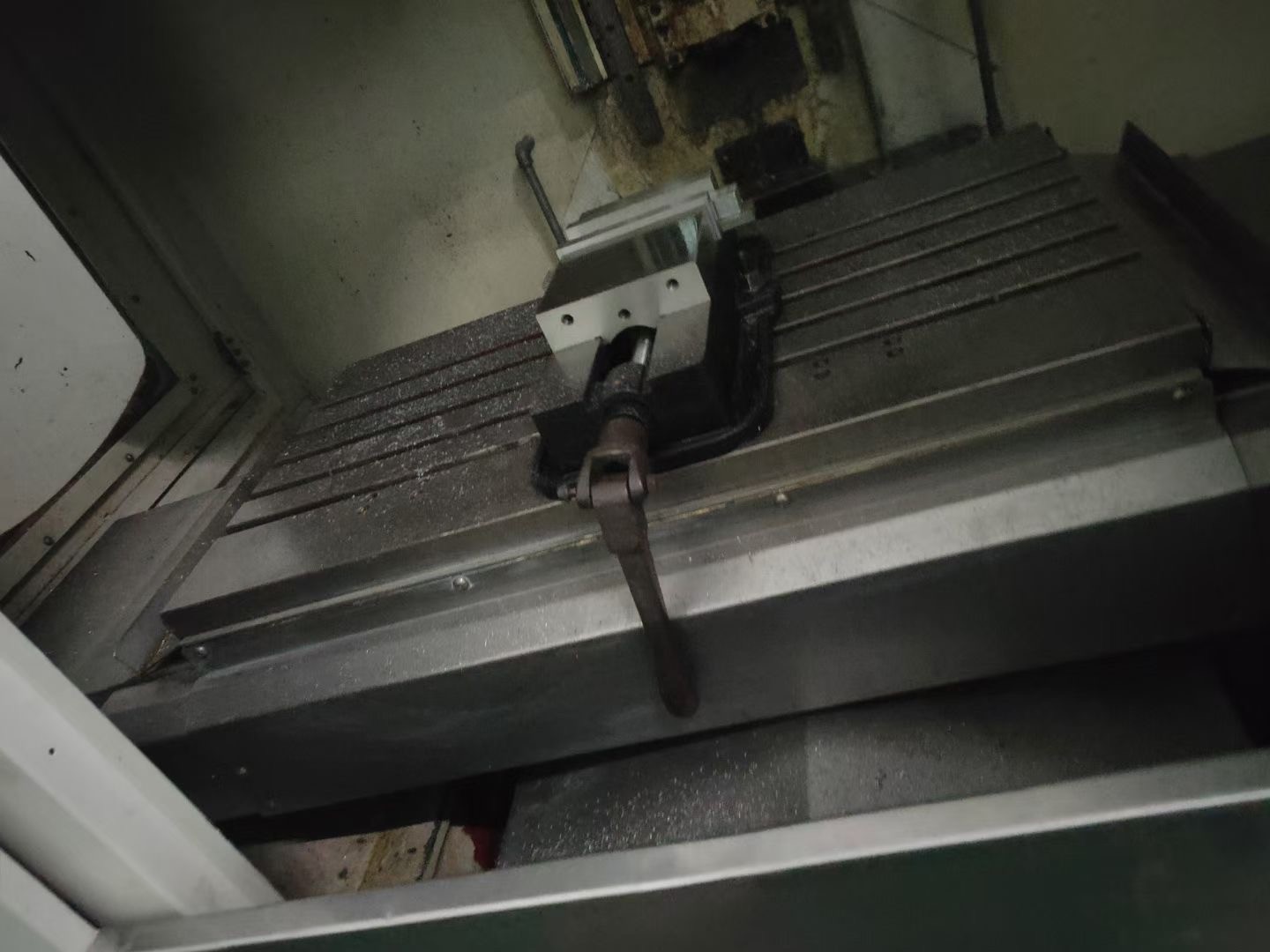Used 1000rpm 3 Axis Vertical Machining Center LITZ 650 850 VMC With Fanuc