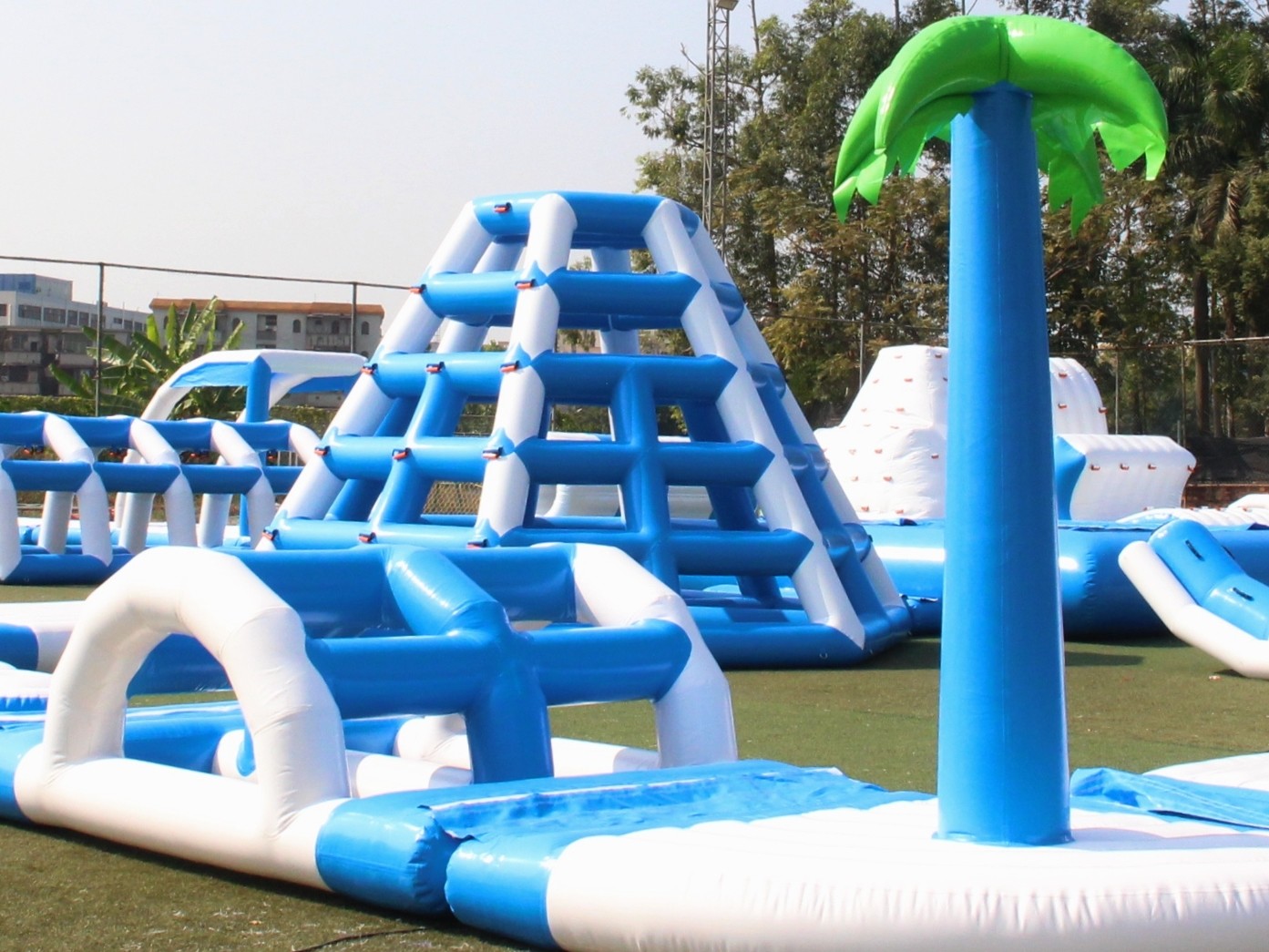 Customized Colorful Sealed Inflatable Water Park Inflatable Aqua Park Water Games