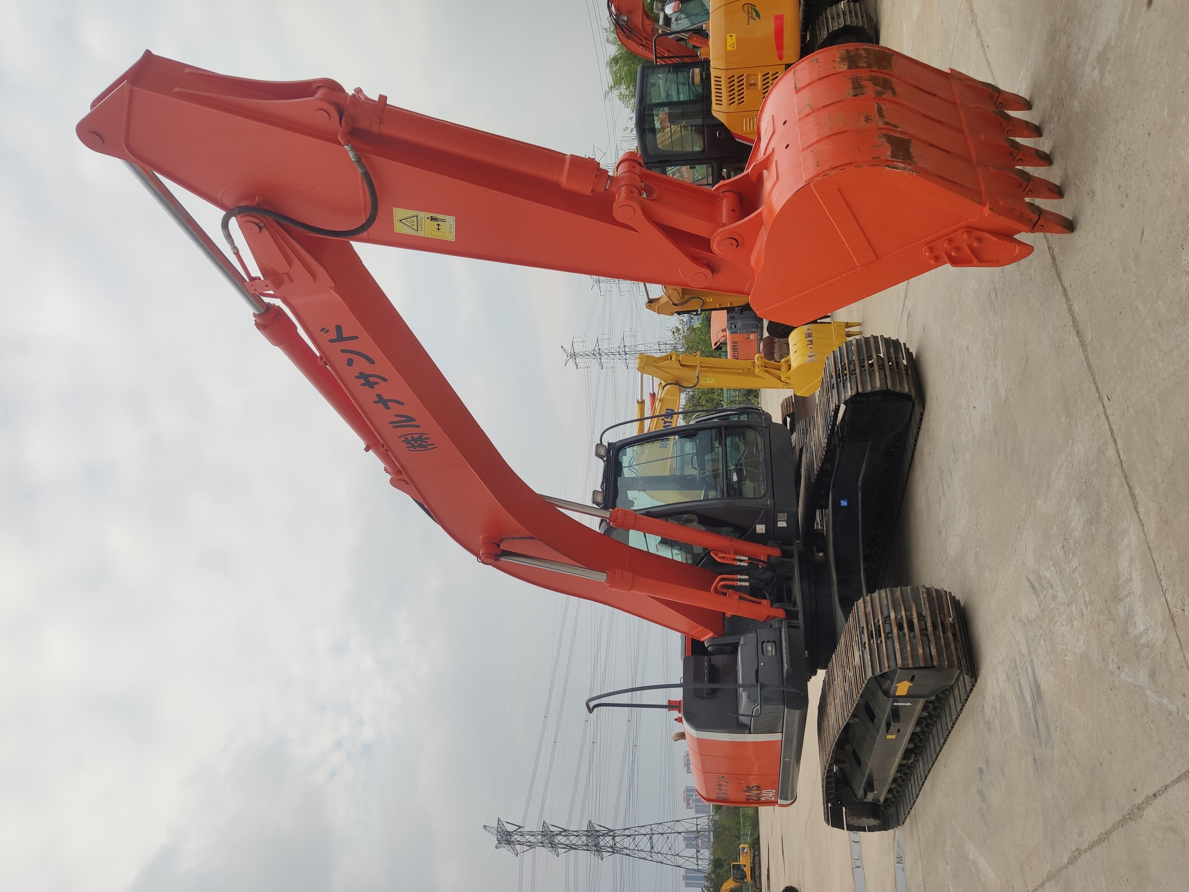 Hitachi ZX240 Excavator with Original Pump in Excellent Working Condition
