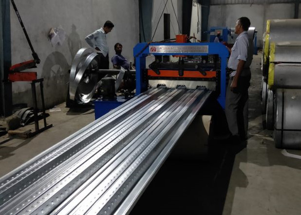 High Speed Metal Roof Roll Forming Machine Low Noise CE ISO Certificated