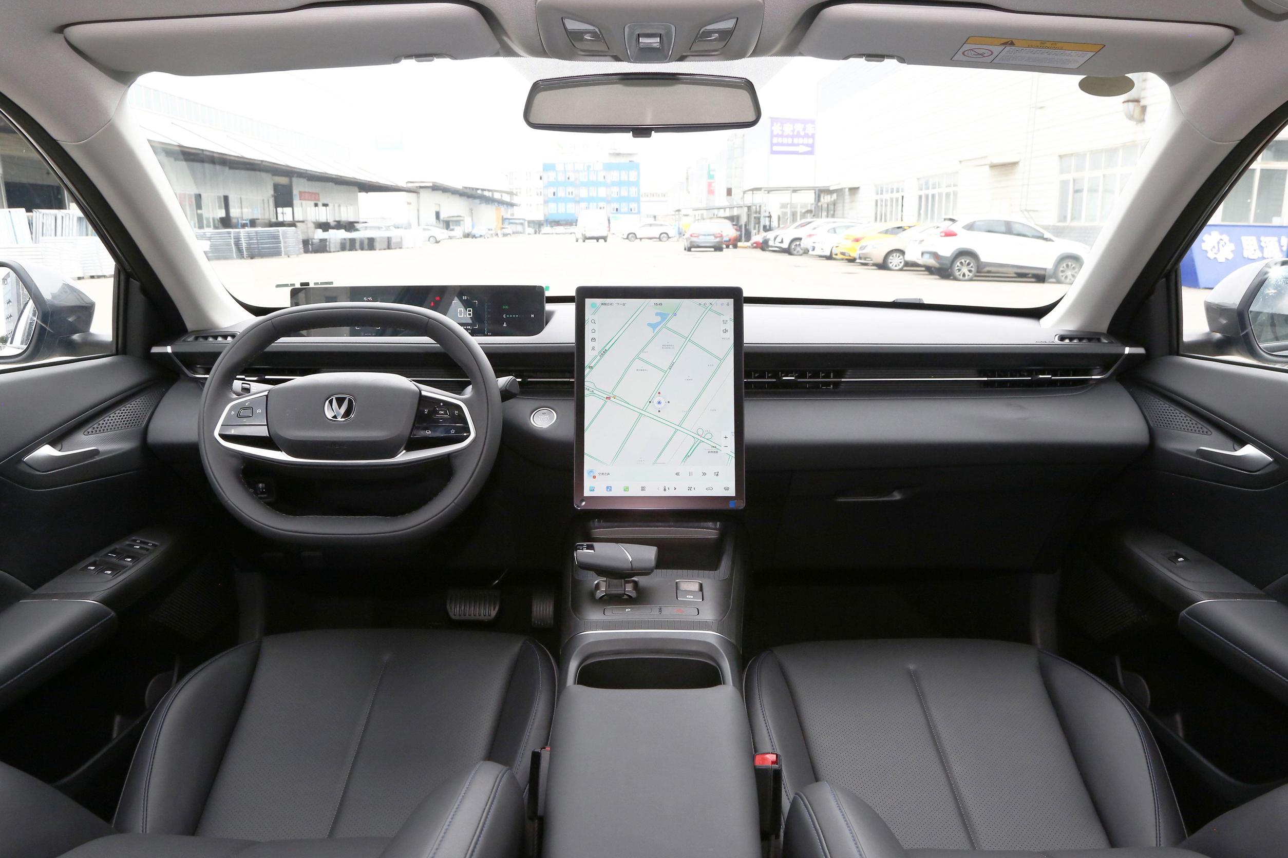 Changan Lamore 4X4 Sedan Cars Front-Wheel Drive 200KM/H High Speed Nars with Rear Radar and McPherson Independent Suspension
