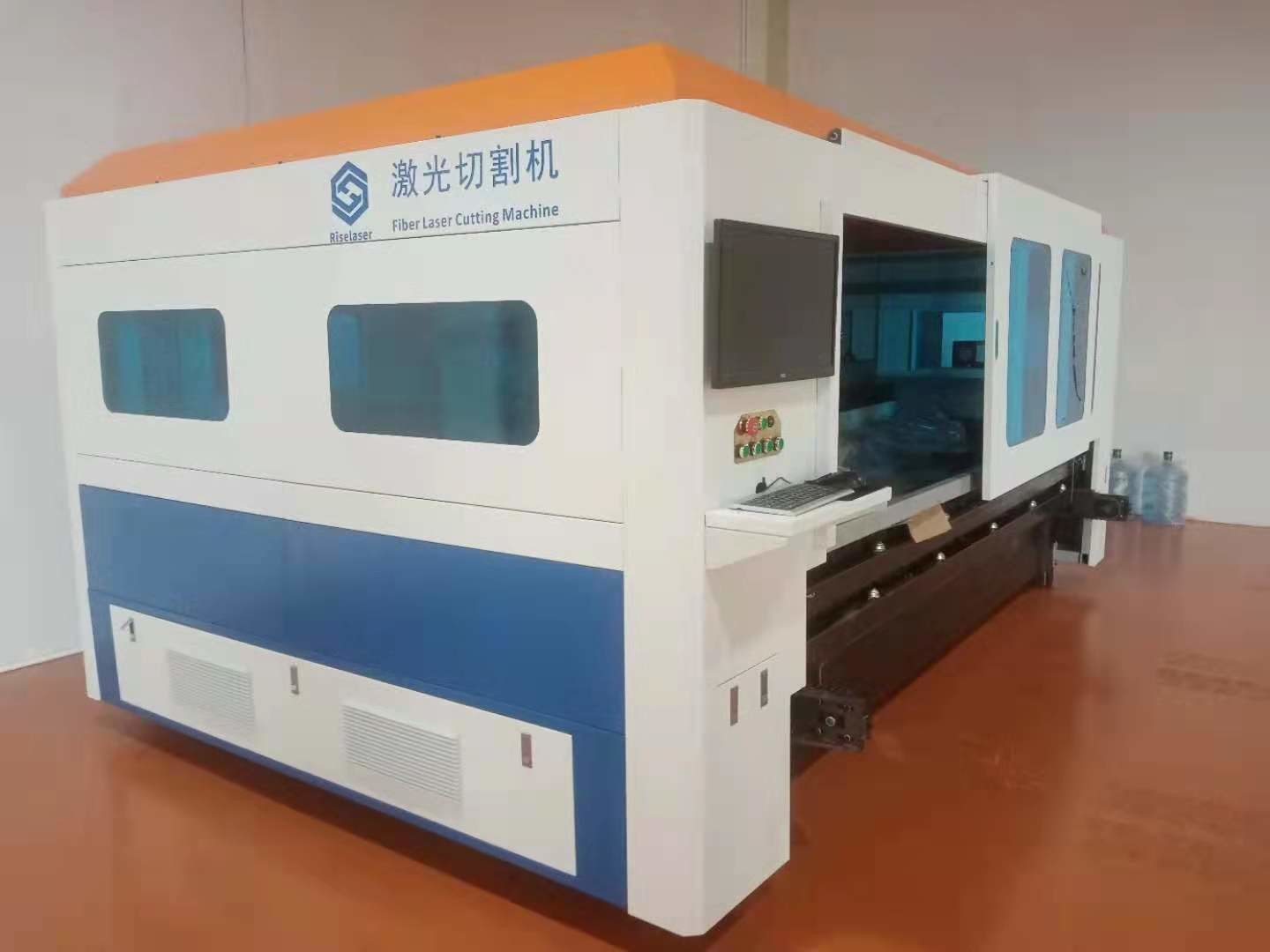 1500w Stainless Steel Sheet Metal Fiber Laser Cutting Machine With Exchange Platfrom