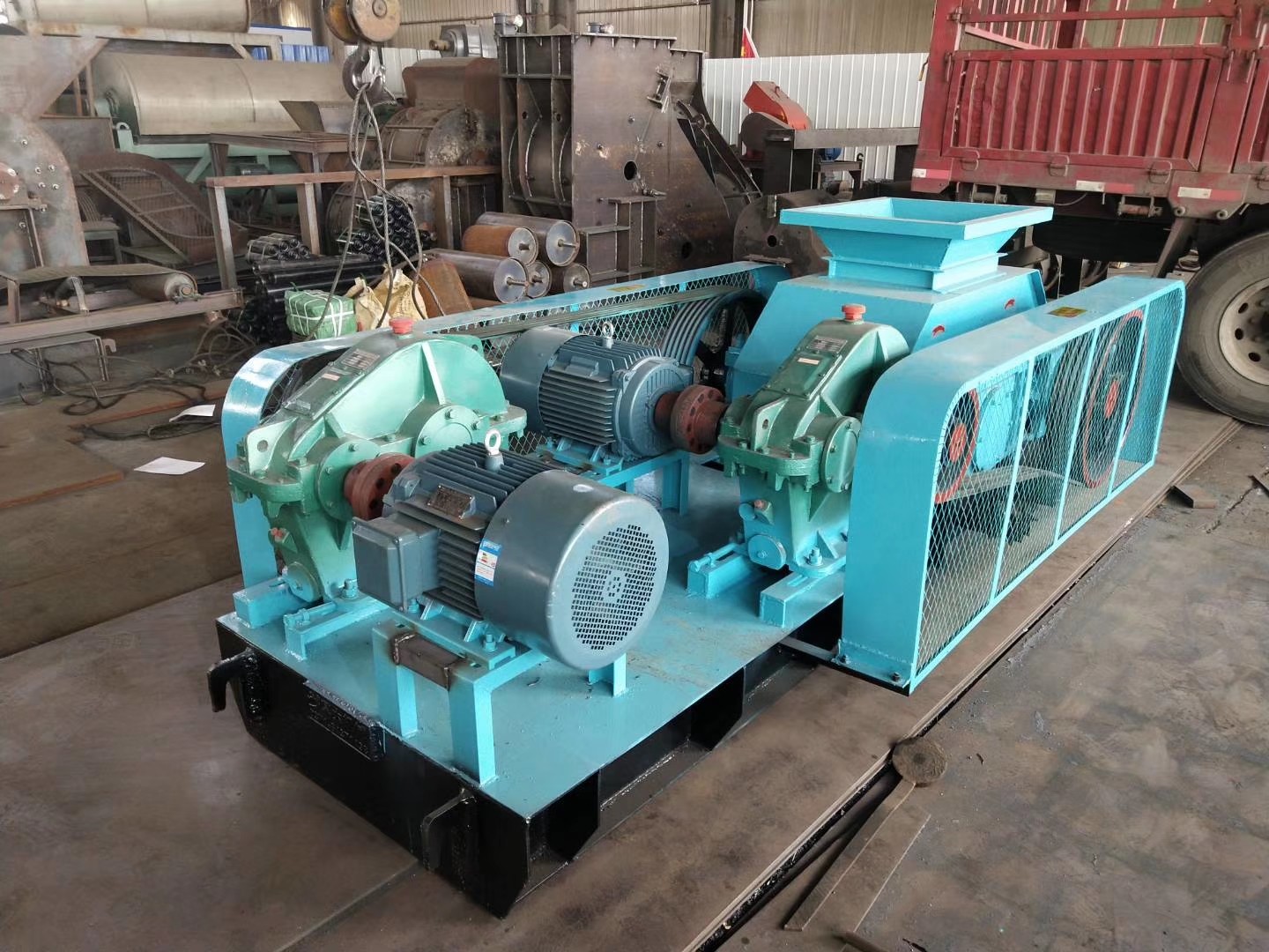 Limestone Sand Making Double Roller Crusher Machine