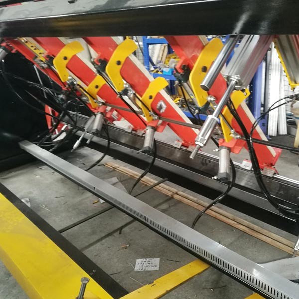 Quick Adjust CP Series Pallet Nailing Machine For Euro Pallets