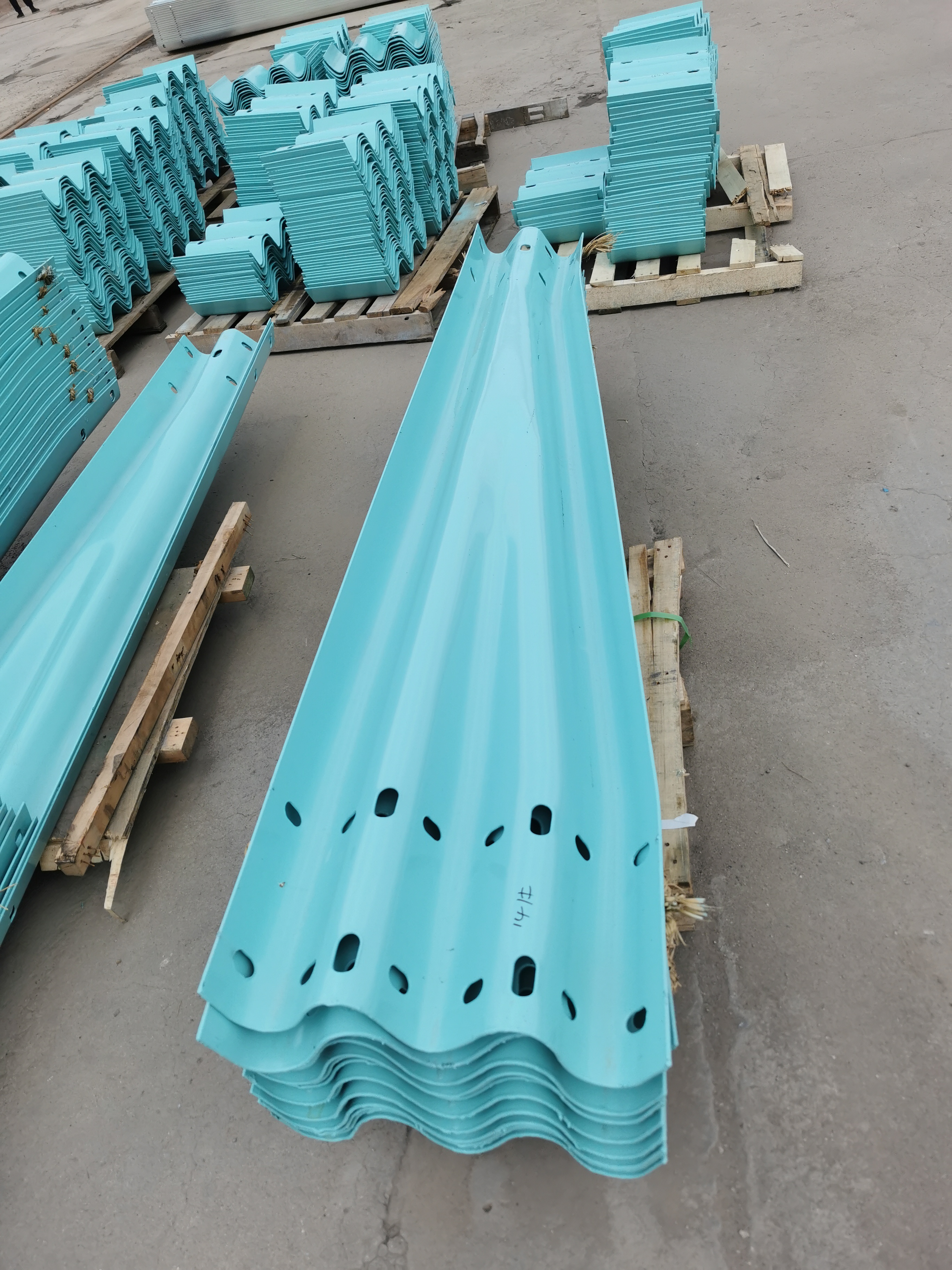 Anti-corrosion Steel Guardrail W Beam 3 To 2 Two To Be Three Guardrail Traffic Barrier