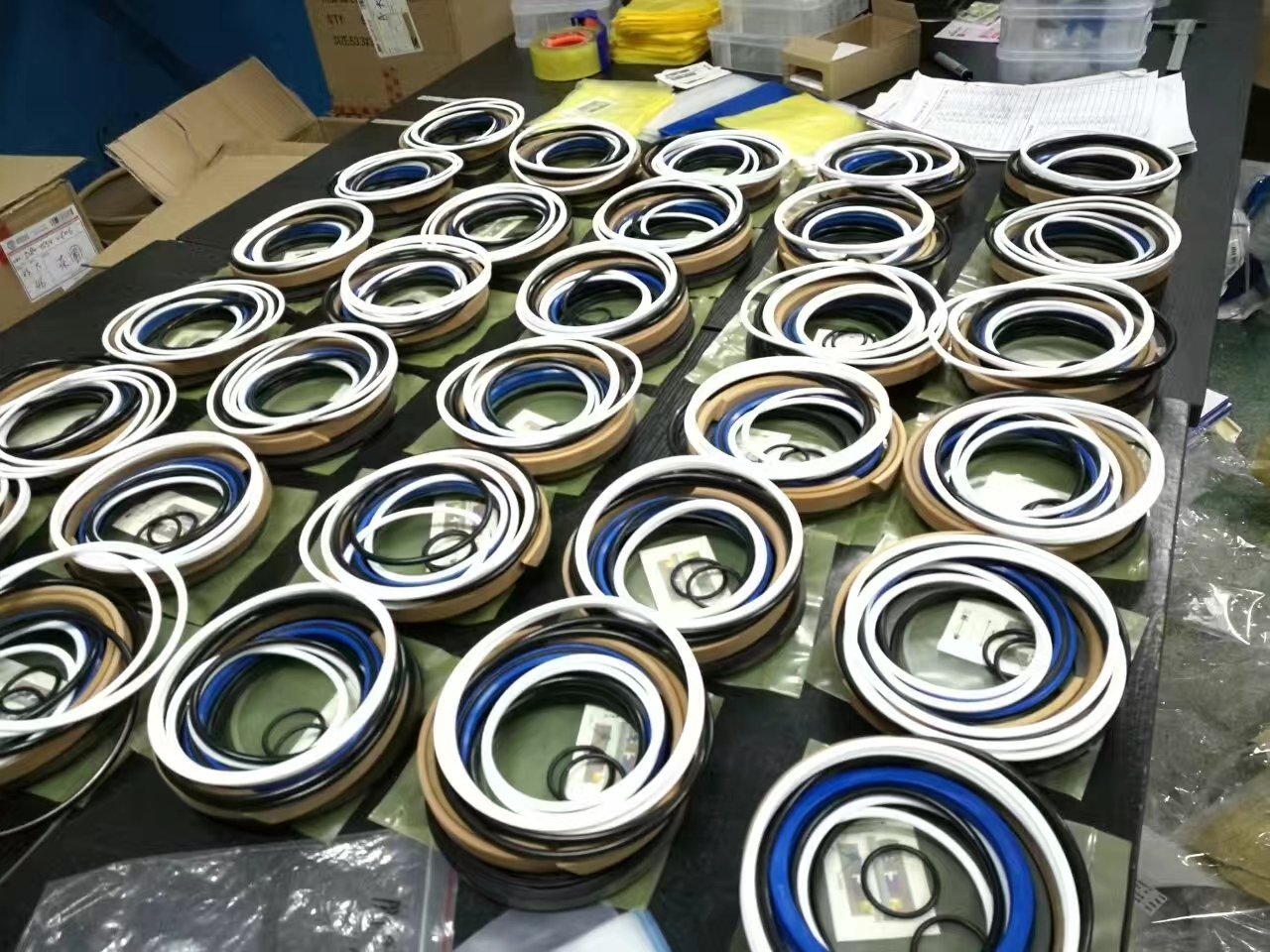 Rubber Excavator Slewing Bearing Seal Blue Color Starzebra Brand ODM