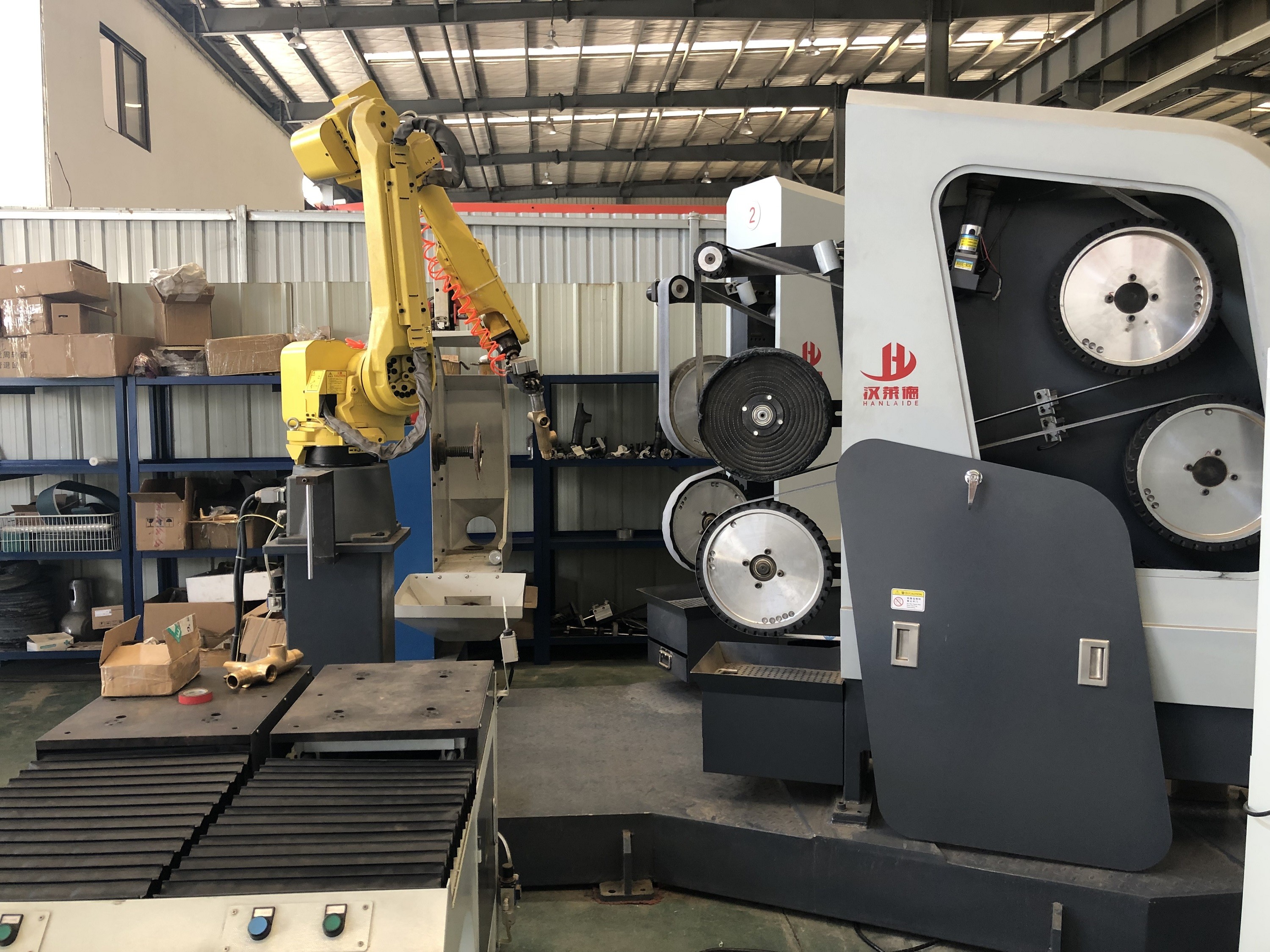 Full Automatic Robot Polish System FUNAC Robot Cell Metal Deburring Machine 380V