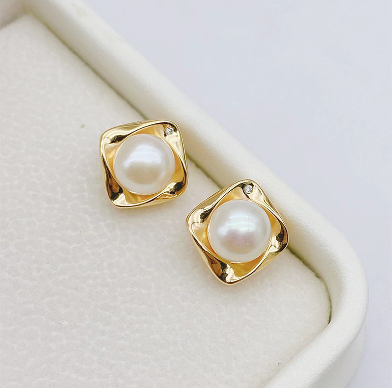 Fashion Romantic Pearl Earrings Natural Pearl Earring Jewelry Zircon Gold Drop Earrings for Women Earrings Wedding Gift