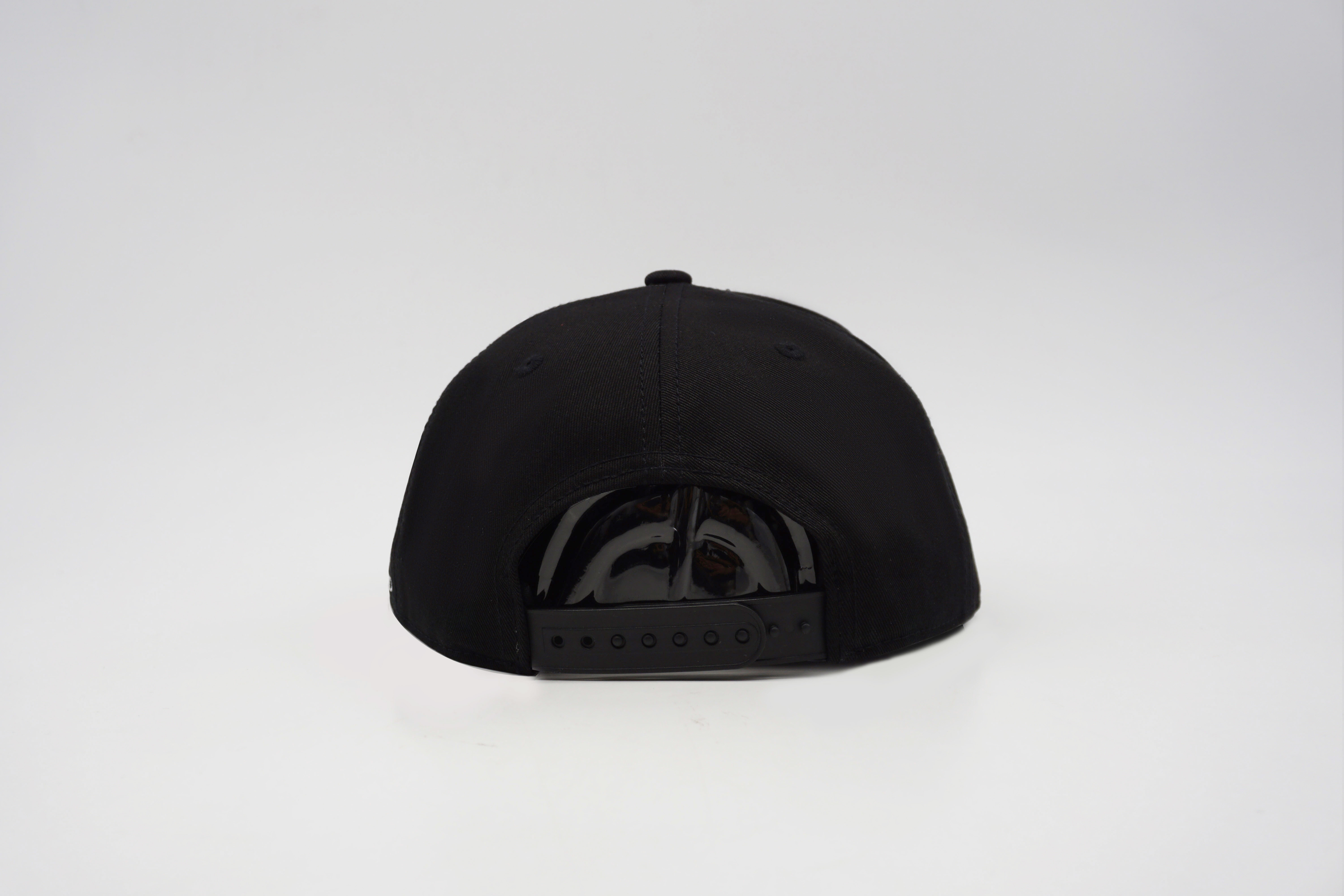 Unisex Flat Brim Snapback Cap Embossed Pattern Plastic Buckle ODM