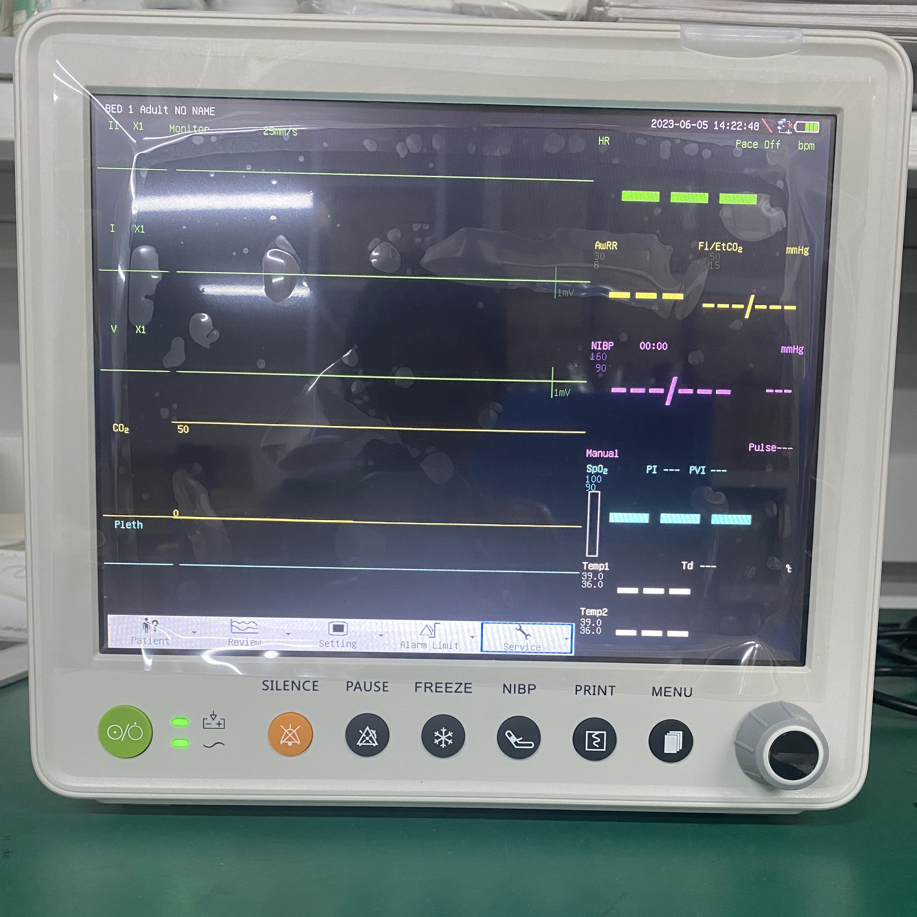 8 Hours Battery Life Multi Parameter Patient Monitor 3.8 Kg Weight Support 16 Languages