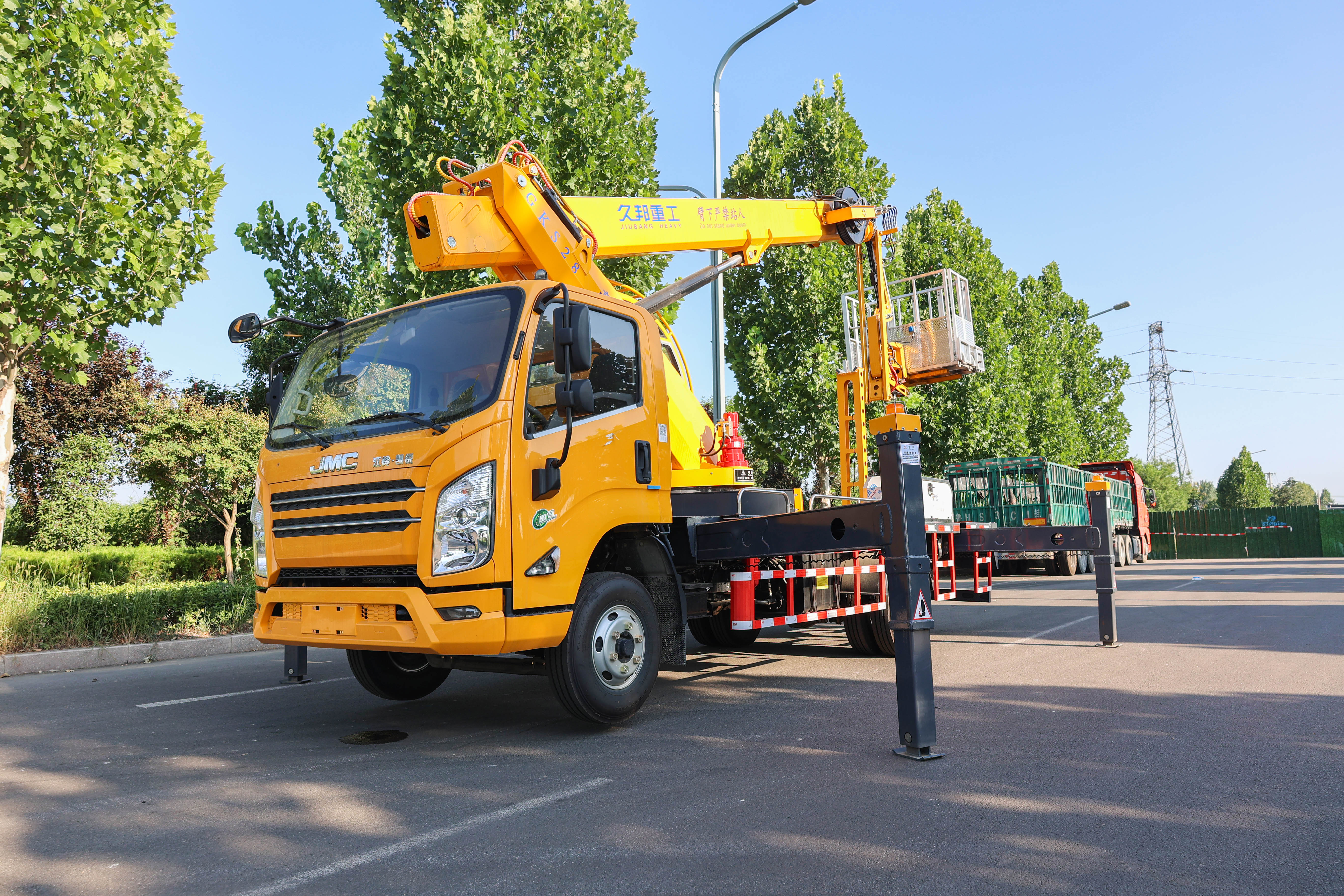 28m Customized Telescopic Boom Truck High-altitude Operation Truck Aerial Working Platform Bucket Truck