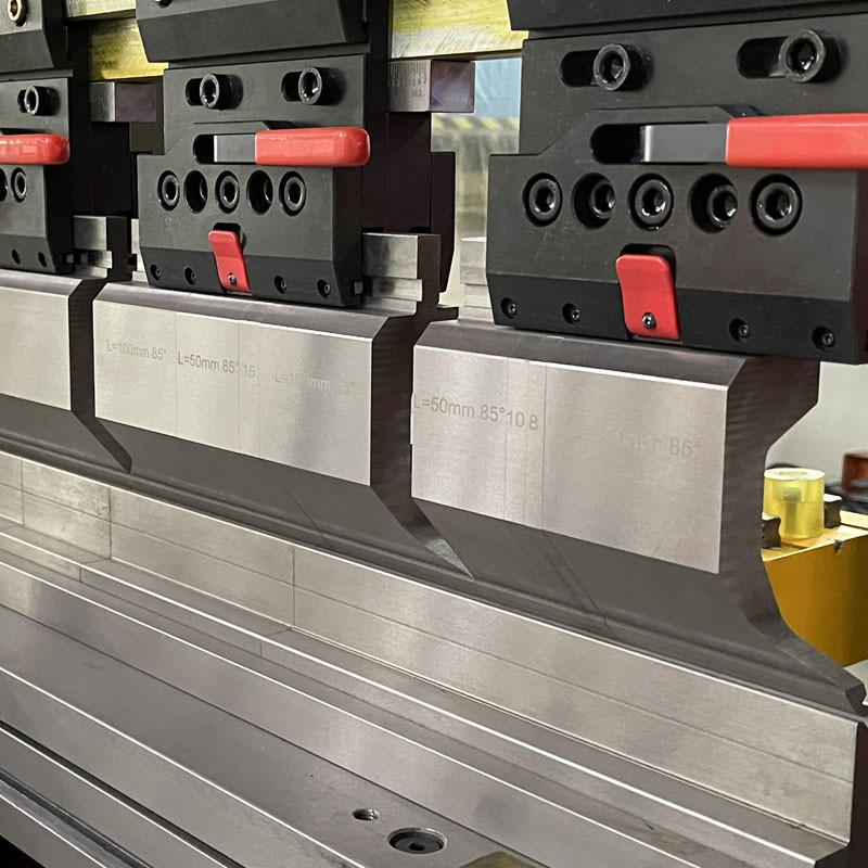 80T1600MM Hydraulic Press Brake CNC With DA53T 4+1 Axis Customized