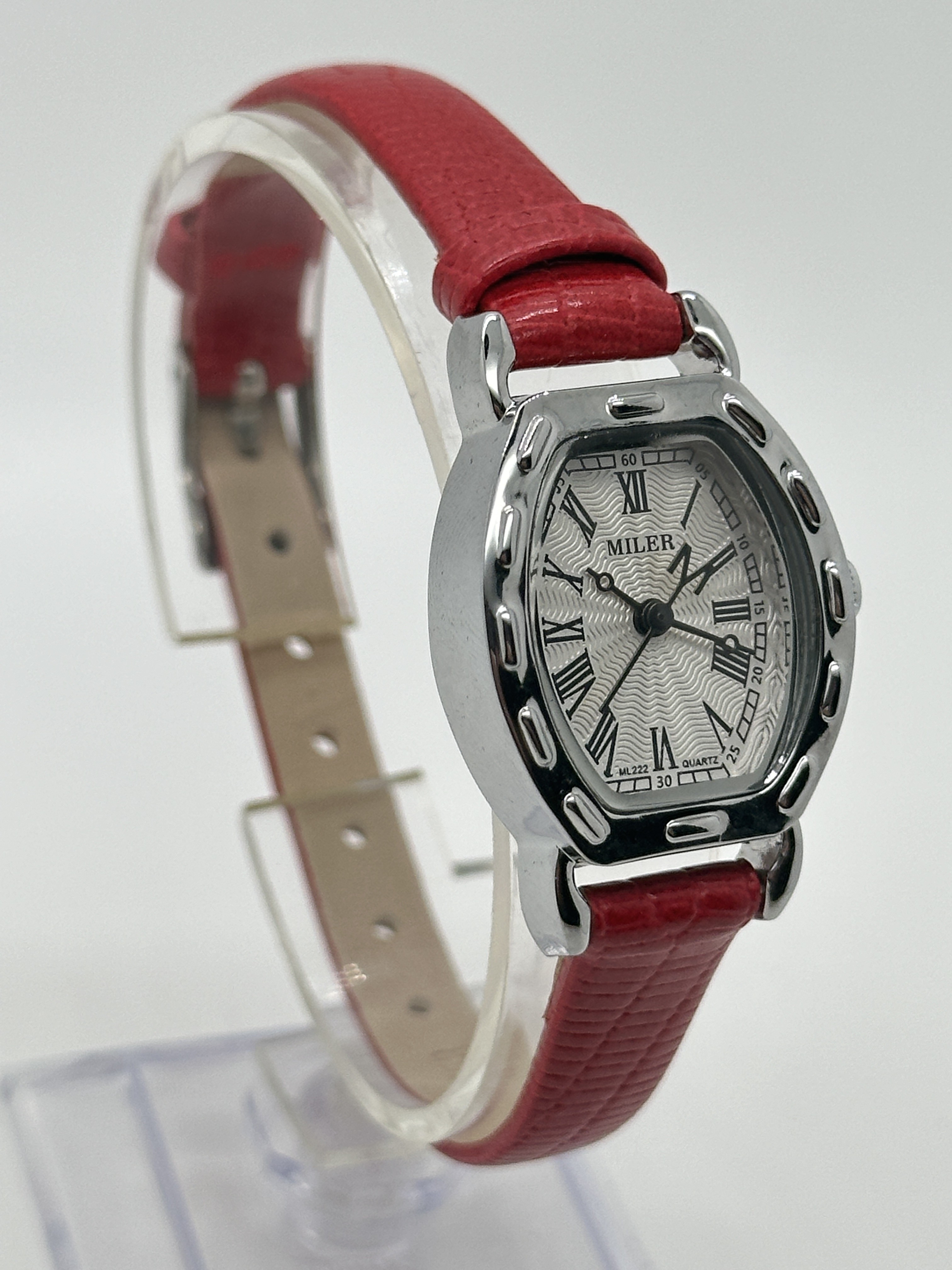 Leather Band White Dial Lady Quartz Watch Scratch Resistant With Luminous Hands