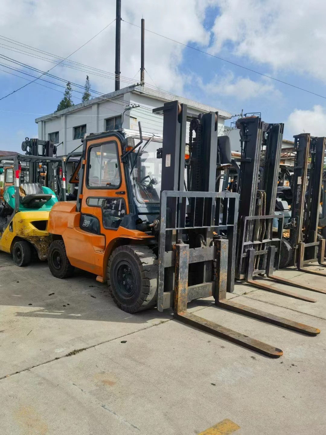 Used diesel Toyota forklifts, internal combustion engine forklifts for export and sale