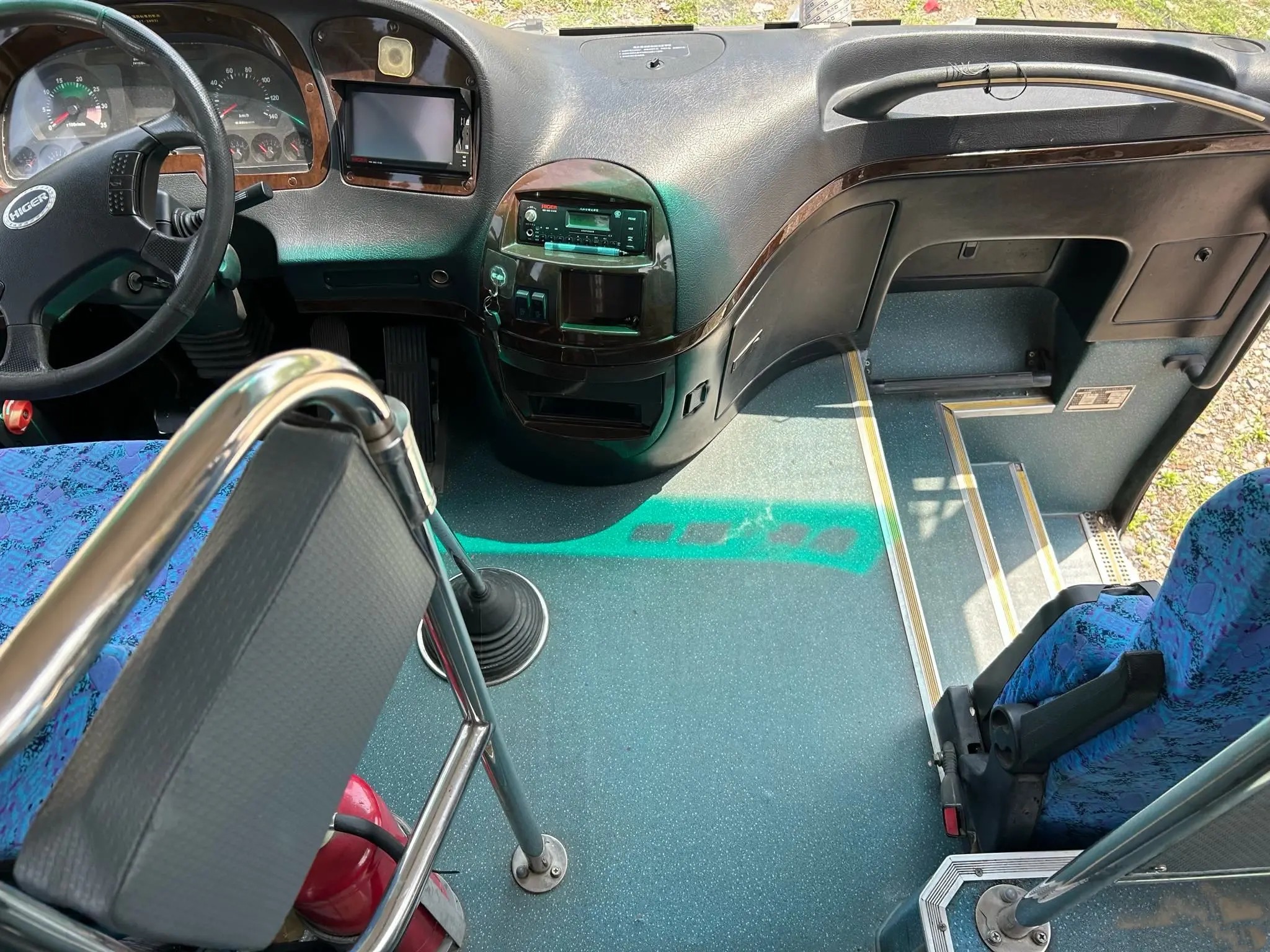 Second Hand Bus Middle Door 47 Seats 80% New LHD/RHD Yuchai Engine 11 Meters Used Higer Bus KLQ6119