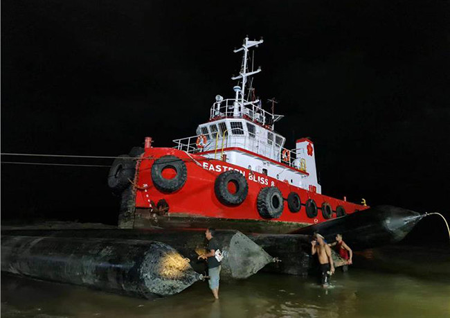 Cylindrical Inflatable Marine Salvage Bags Ship Launching Inflatable Airbags