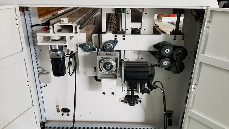 Fully Automatic CNC Cutting And Slitting Cutter For Air Cushion Bubble Film Pearl Cotton EVA Foam Roll Sheet