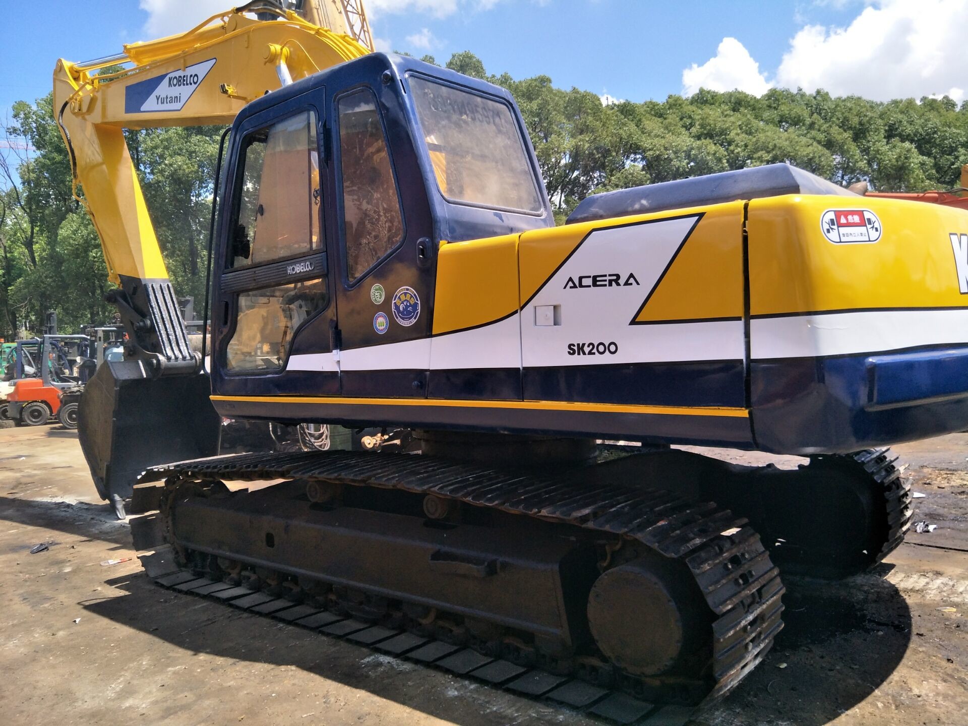 Used Cheap Price SK200 EX200 Promotion Price Crawler Digger Excavator For Sale