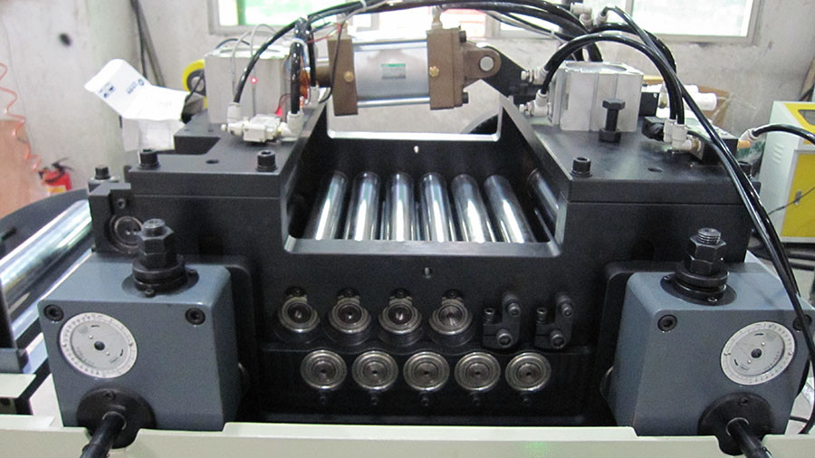 Fully Automatic Coiling Handling Process Roll Feeder Straightener Decoiler Line