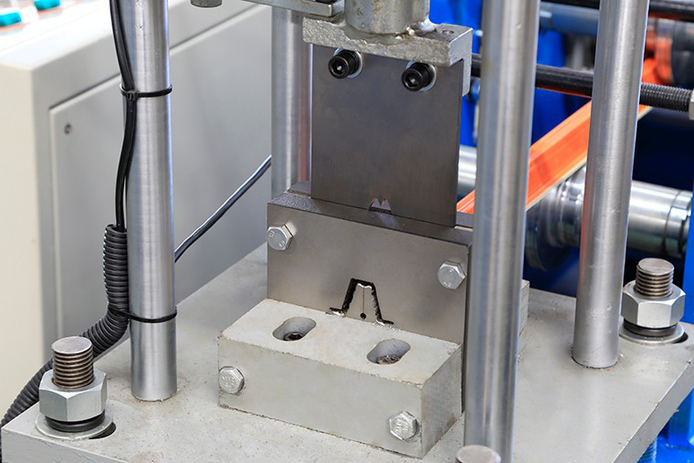 350H Body Frame Thickness 0.8mm C Purlin Forming Machine