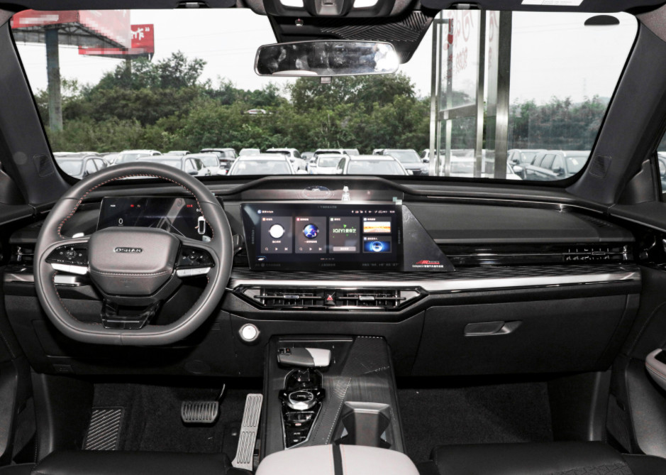 Changan OSHAN Z6 2022 Blue Whale 1.5T DCT Zhiling Urban Version SUV Compact