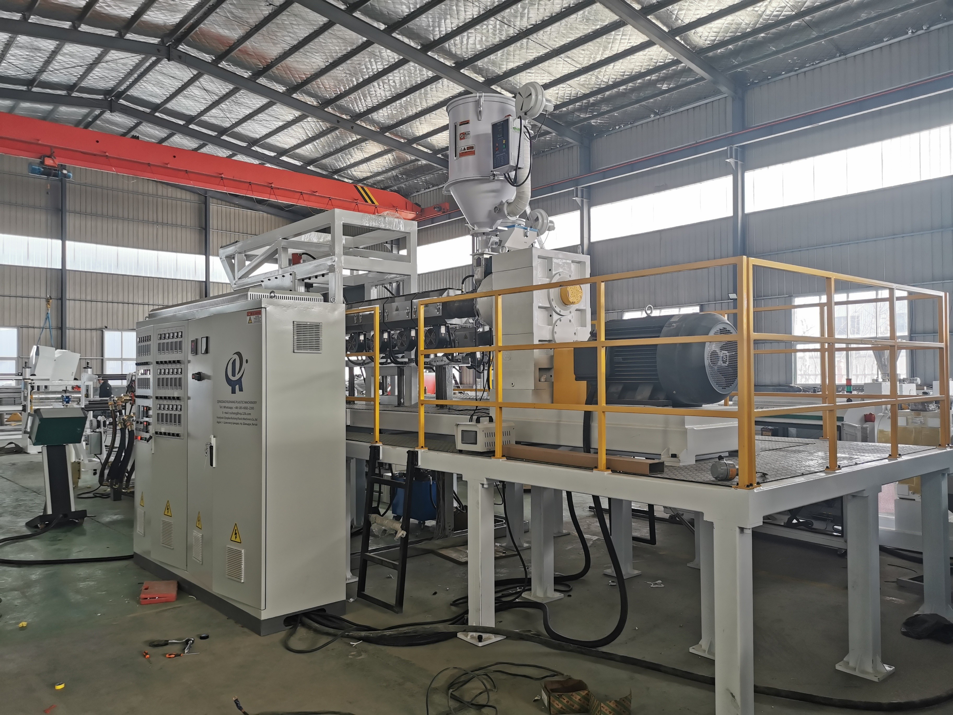 PP PE Sheet Extruding Line For PP PE Sheet And Board Production With Customized Design