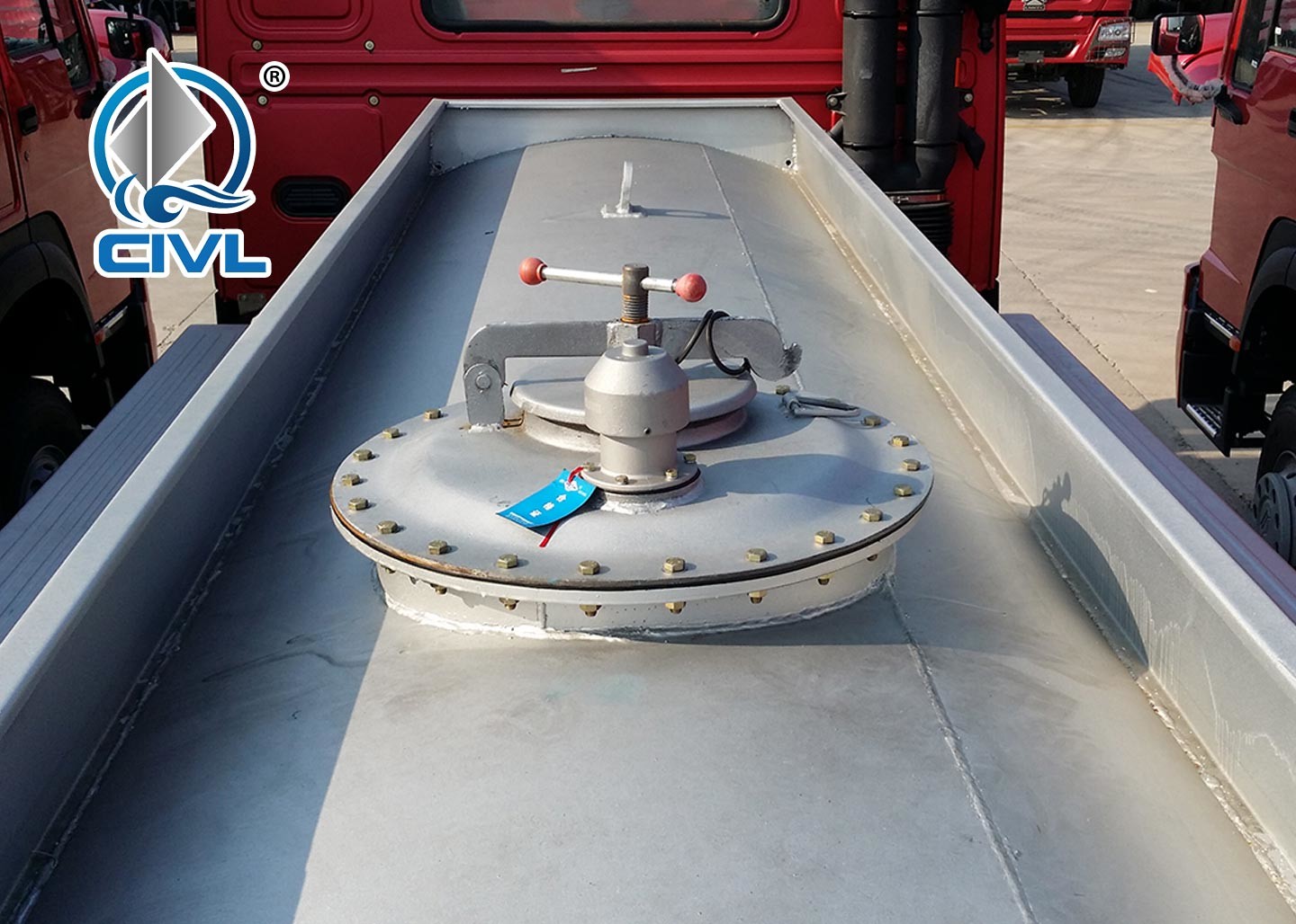 LHD & RHD 20000L Gas Liquid Tanker Truck 336hp Euro 2 HW 76 Cab With Pump