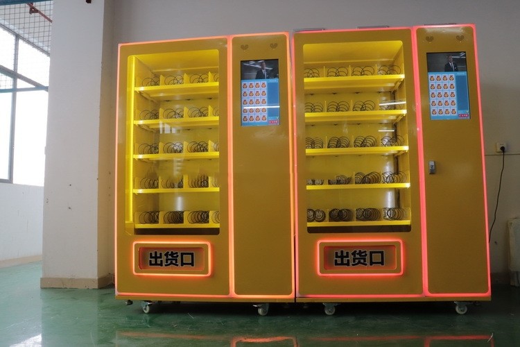 Metal Vending Game Machine 80 Box Capacity Mystery Box Game Vending Device