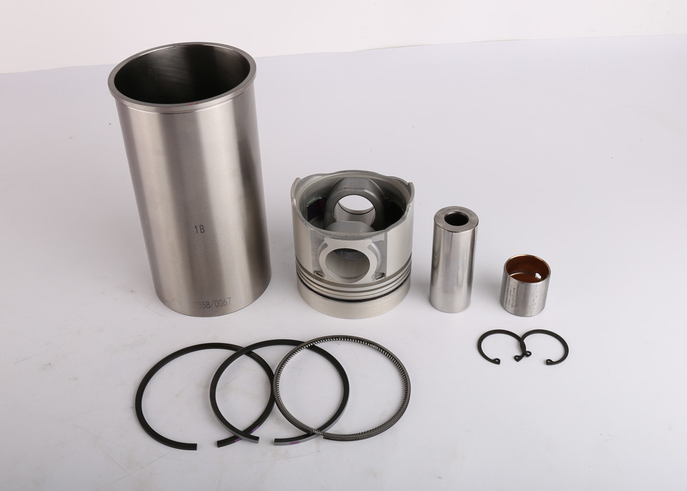 65.02501-0561 Piston And Liner for Doosan Diesel Engine DB58-5