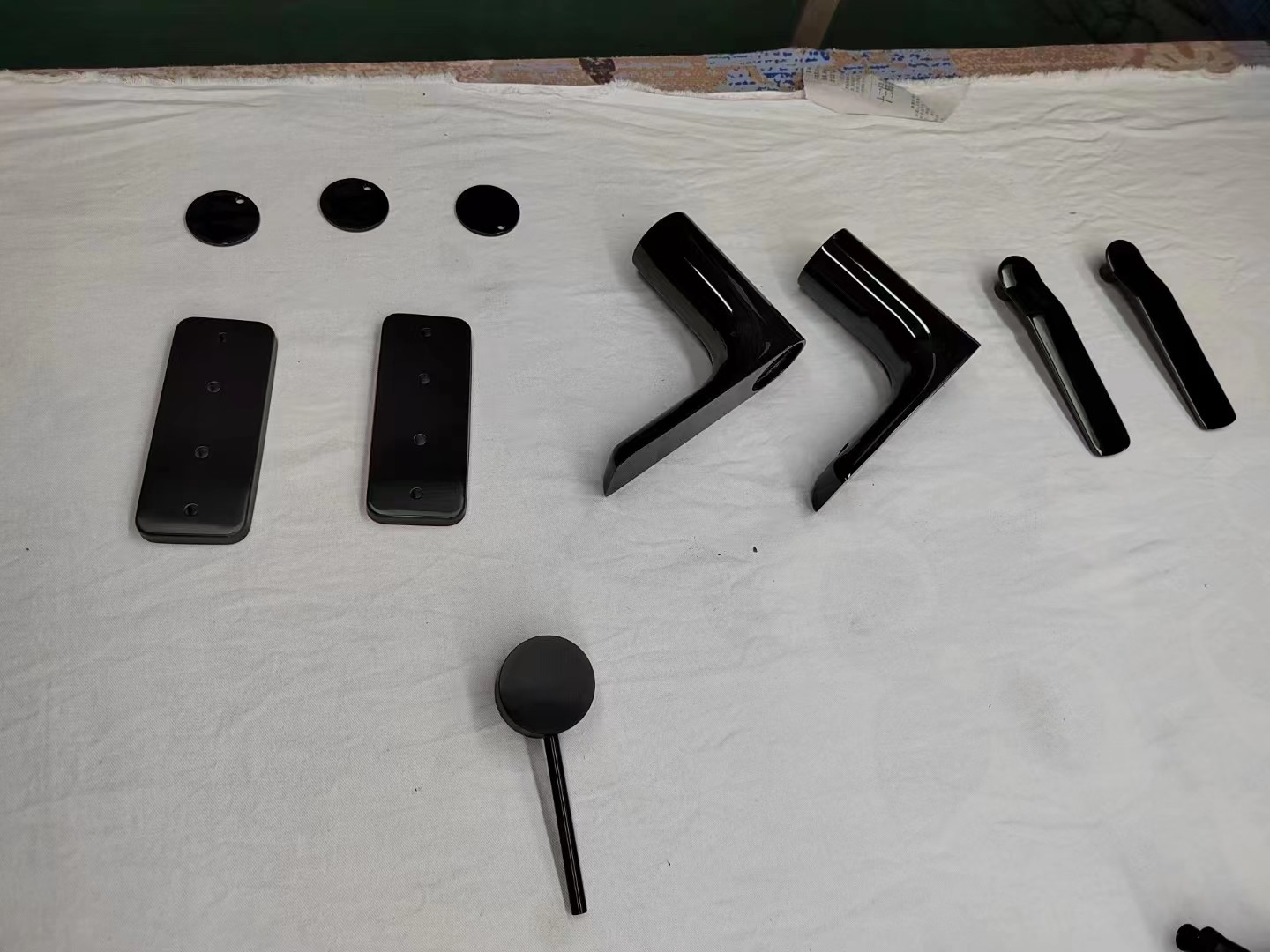 1 Year Warranty Cosmetic Cap Vacuum Metalizing Machine China