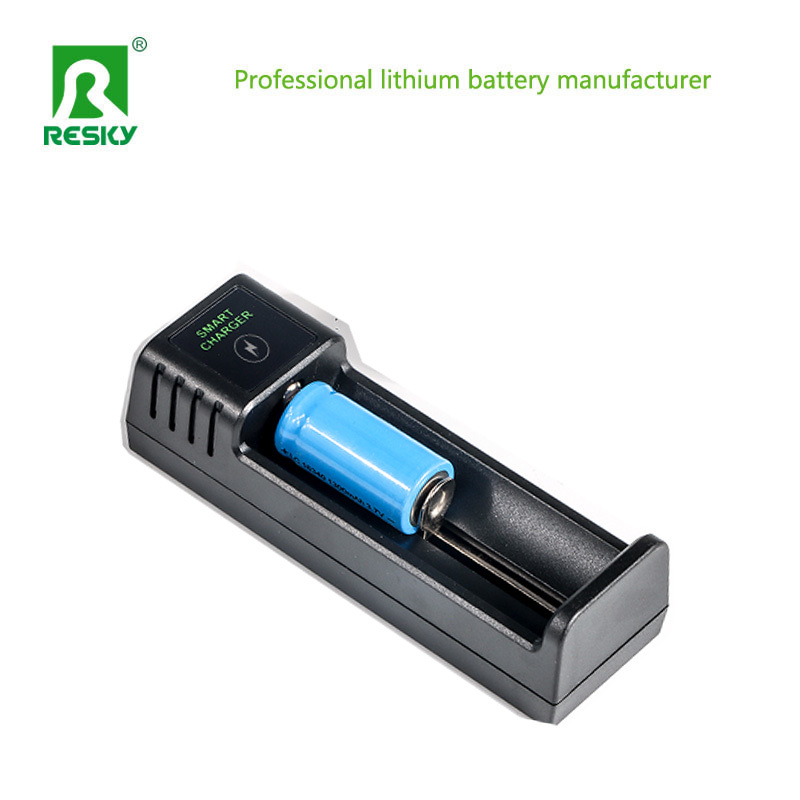 Single Slot Rechargeable Battery Charger 4.2V USB Smart for Li-ion 18650 Battery