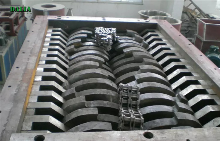 Heavy Duty Metal Recycling Shredder , Double Shaft Shredder Waste Plastic Crusher