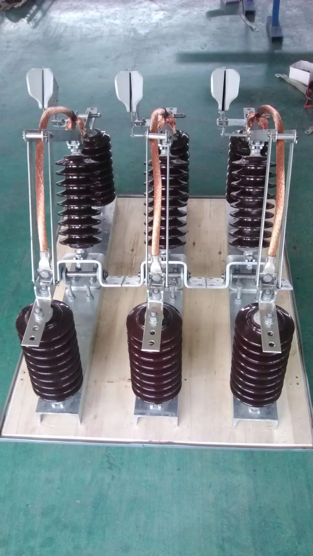 High Voltage Pole Mounted Load Break Switch 12KV 24KV 33KV 4001A 600A 1250A