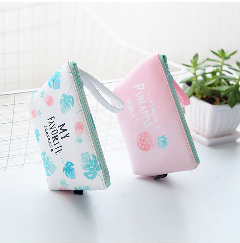 Eco Friendly Zipper Closure Pineapple PU Cosmetic Bag