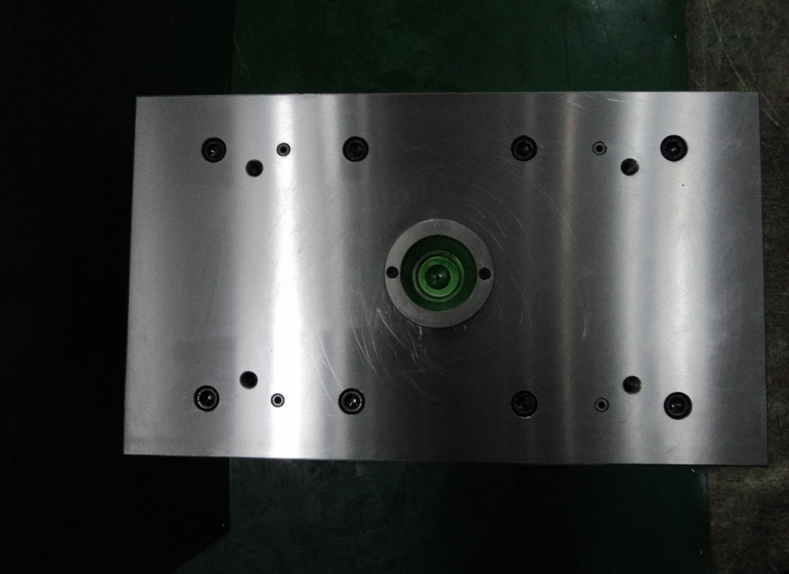 32 Cavities Injection Mold Tooling Celcon Material Transparent Trim Clip And Pin