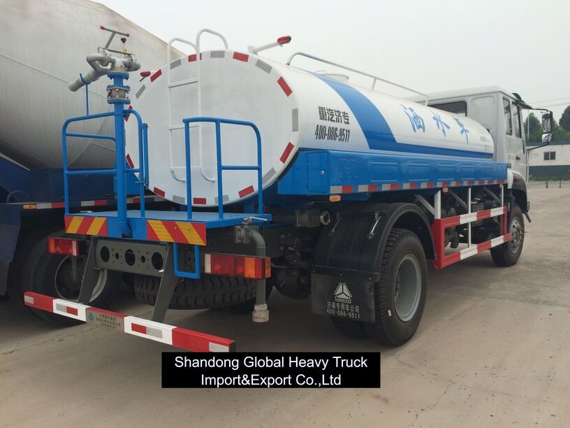 HOWO 4X2 Fuel Truck 8m3 8000 Liters Diesel Oil Fuel Tanker Truck For Sale