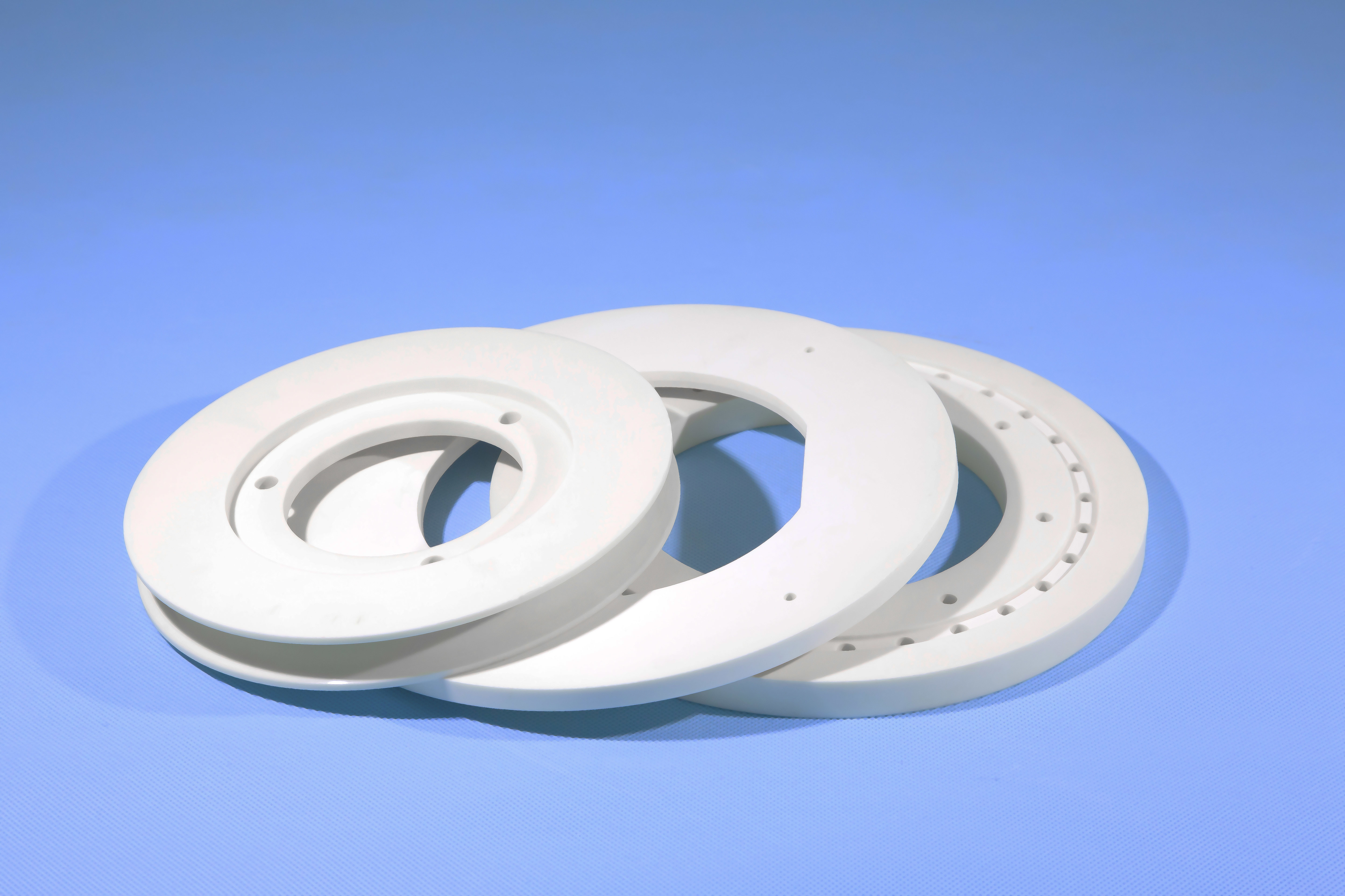 99% Al2O3 ceramic part alumina ceramic threaded tube ring disc alsint c 99.7%