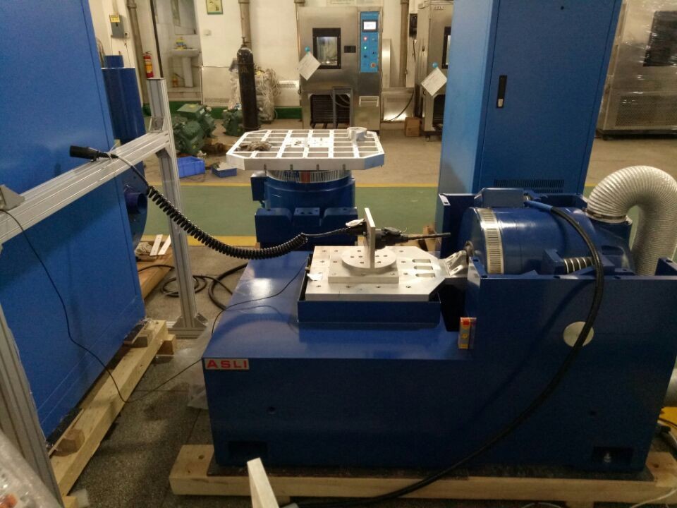 JIS D 1601 750kg Load Vibration Test Equipment For Auto Parts