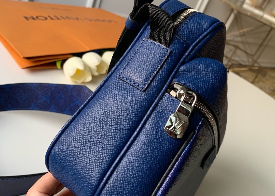 Black Square Taiga Leather Message Luxury Cross Body Bag Single Shoulder