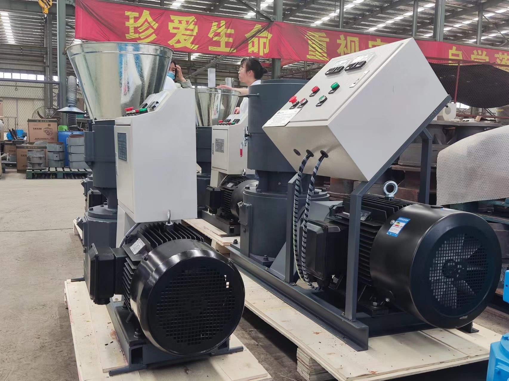 250~500kg/h roller rotate wood pellet mill biofuel straw sawdust pellet making for home heating 1 warranty