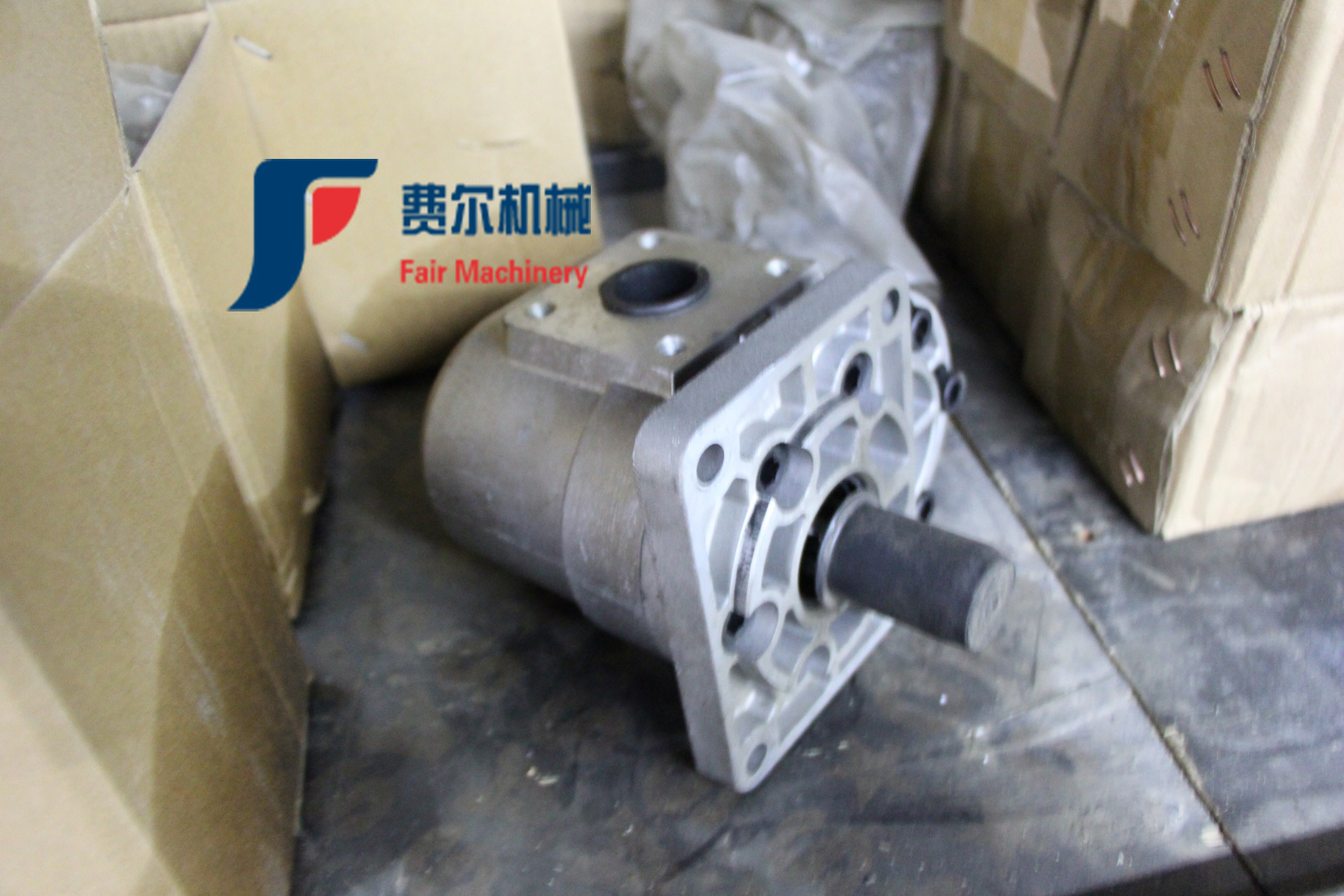 Custom Yutong Spare Parts 931 955 952 953 956 968 Wheel Loader Parts Walking Pump