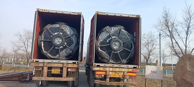 2X4m Foam Filled Fender With Chain Net 70kg/M³ Density 19mm Polyurea Thickness 3