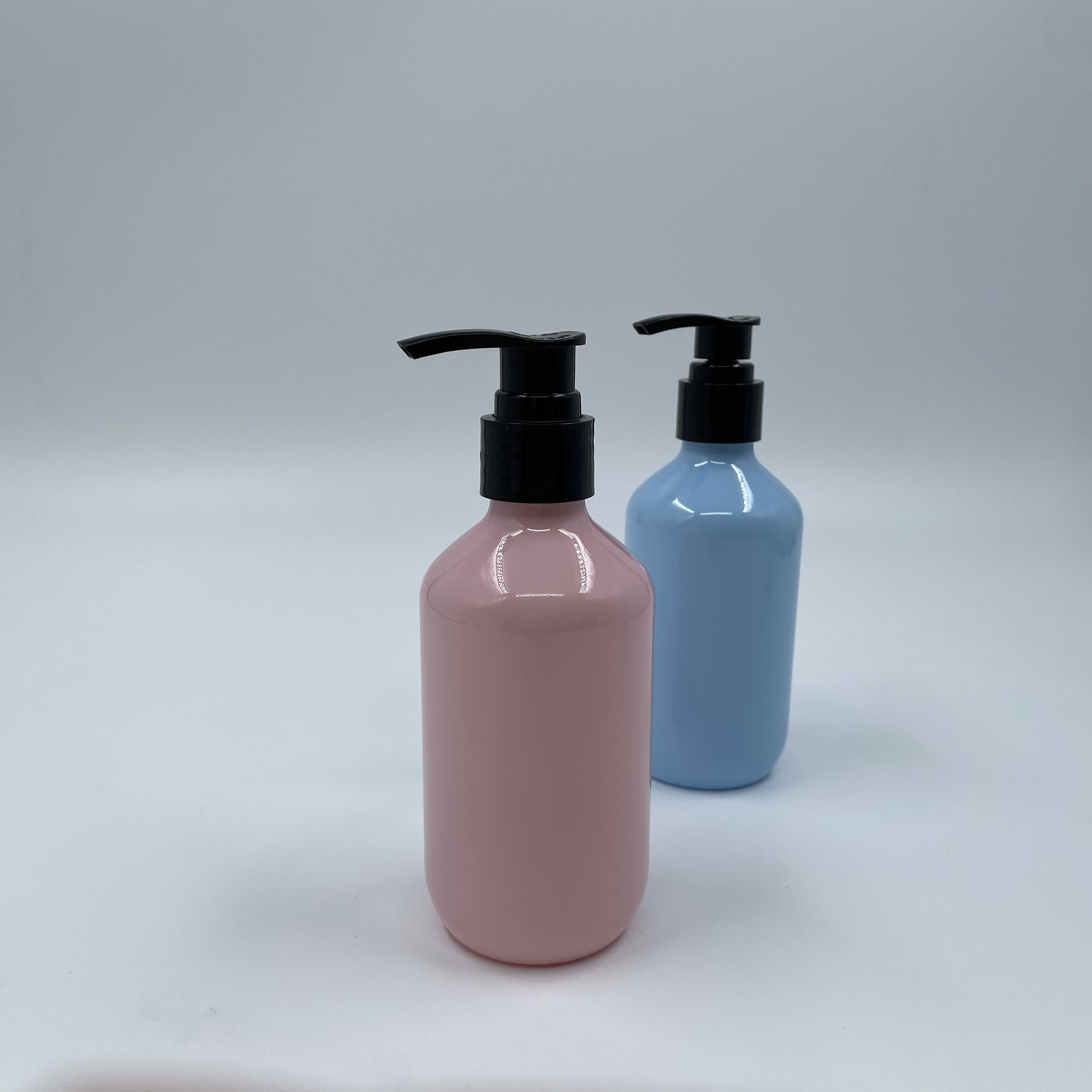 Hot Stamping 24/410 Pump Empty Cosmetic Bottles Custom Color
