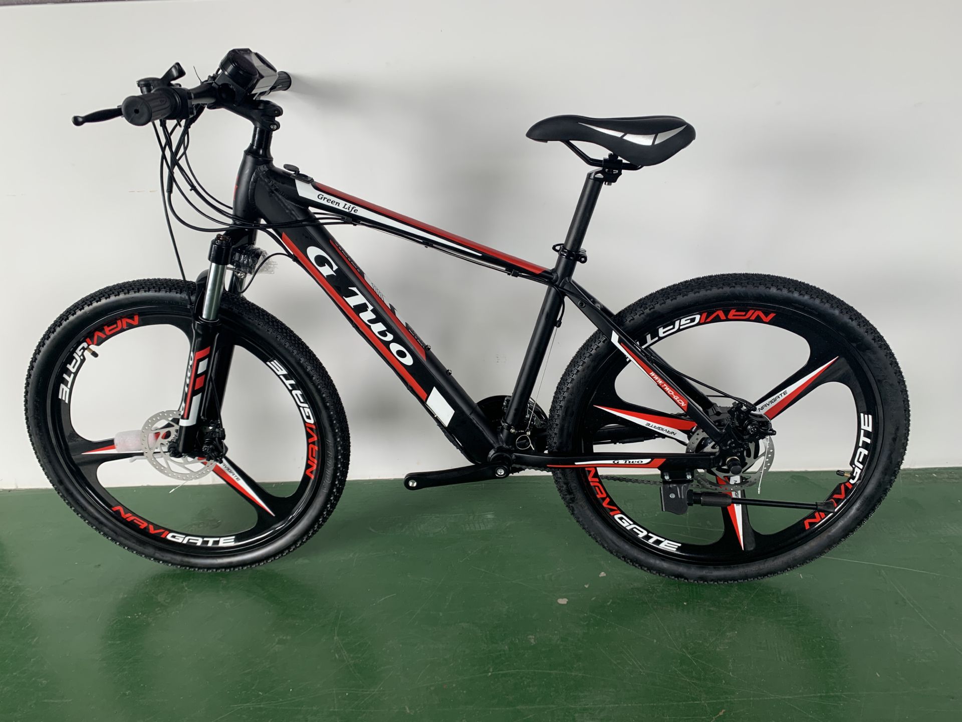 Remote Ebike GPS Tracker With Colorful LCD Display Bluetooth RFID Anti Theft System