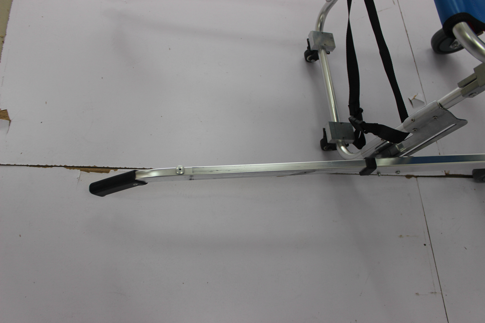 90CM 2 Fold Convertible Wheelchair Cum To Stretcher Hospital Ambulance Aluminum Alloy