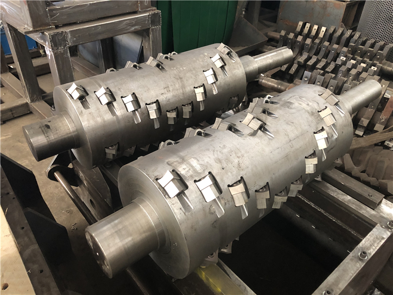 Single Shaft Waste Plastic Lumps Shredder Machine 200kg/H Granulator