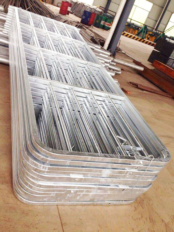 Gray Color Sheep Fence Panels Portable Cattle Yard Panels Alkali Resistance
